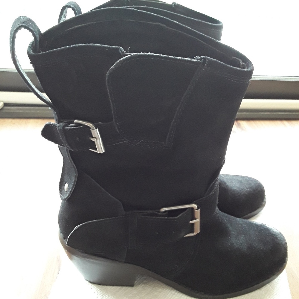 Black suede boots